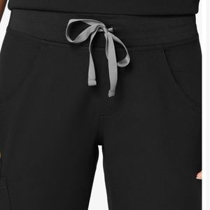 FIGS KADE CARGO SCRUB PANTS NWT